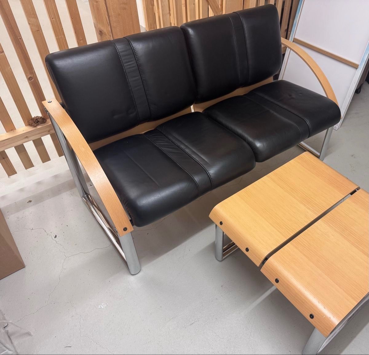 Bänke: Designer Sitzbank und Tisch Giroflex – Gebraucht aus Horgen von Auction-Kings 3