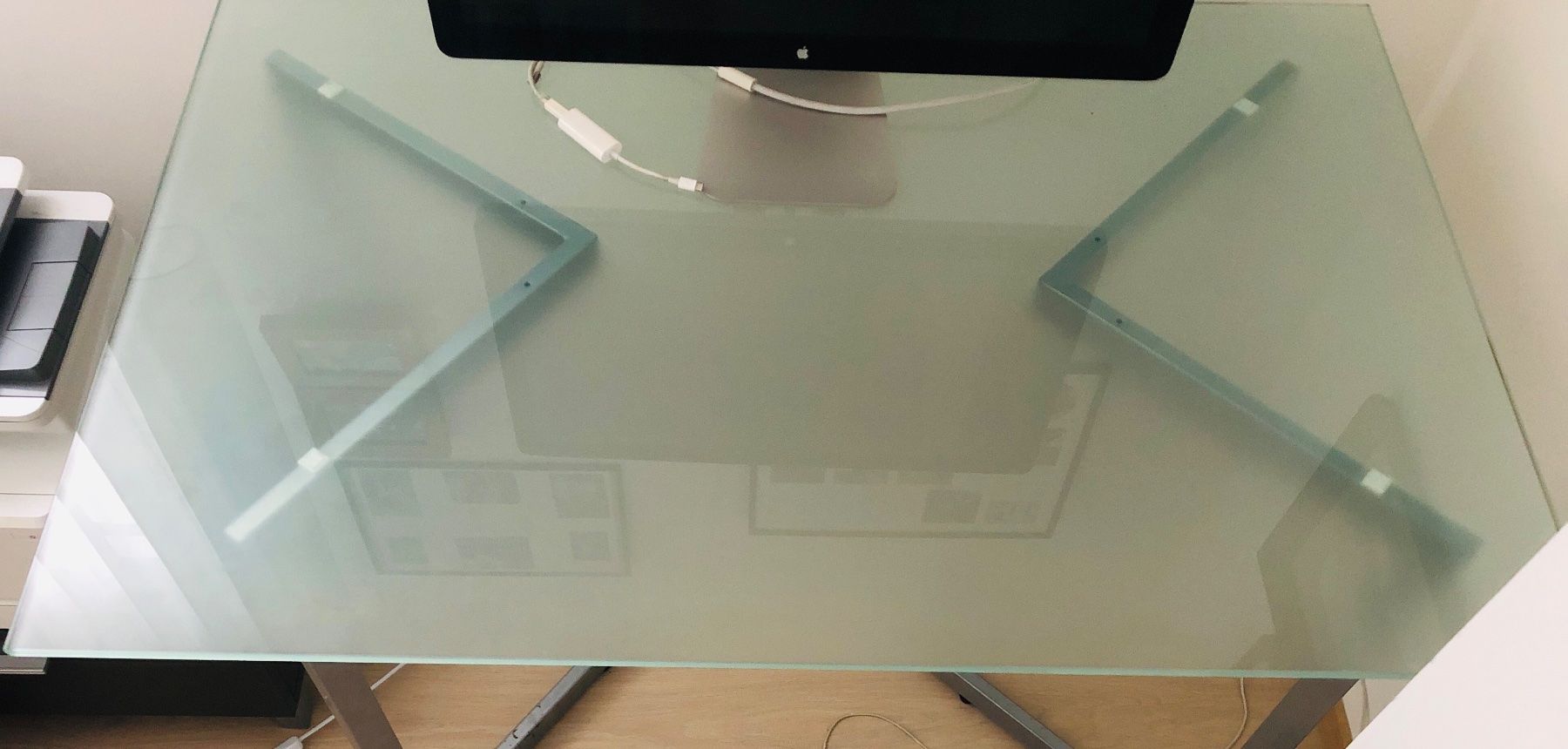 Interio Schreibtische: Table de bureau en verre/Bürotisch aus Glas_INTERIO – Gebraucht aus Veyrier von Szurkemaci 1