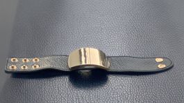 Bracciale pelle nero con fibbia dorata