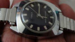 TIMEX DAMEN  UHR,HANDAUFZEUG.17 RUBIS.SCHÖN LÄÜFT--23X30MM