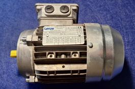 Moteur triphasé Lenze MDERAXX063-32V1