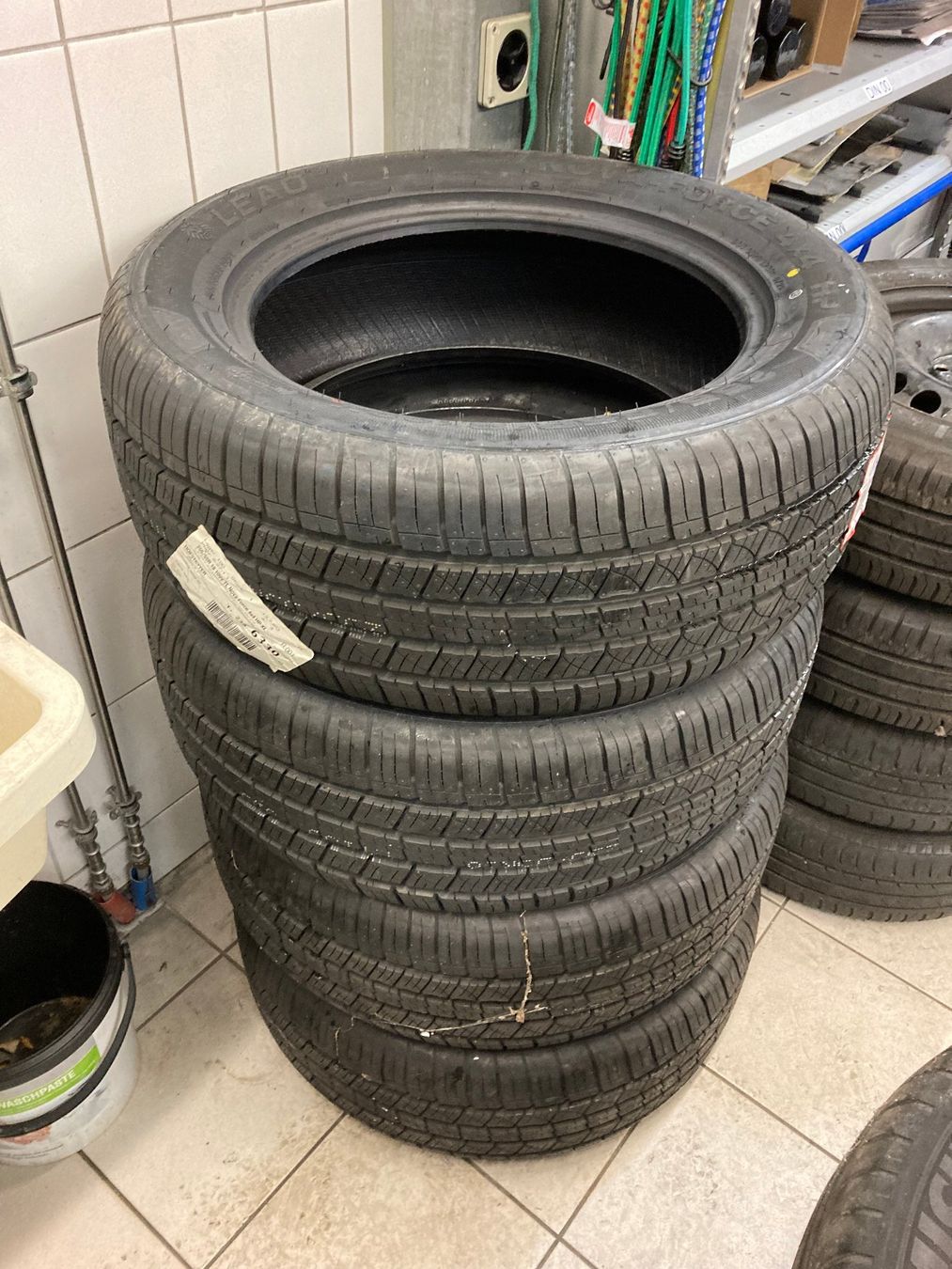 Pneumatici & Ruote complete: 255/55R18 Sommerpneu – Nuovo e nell'imballaggio originale da Cham venduto da WB2223