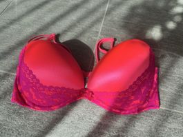 BH mit Spitze Pink neuwertiger Zustand
