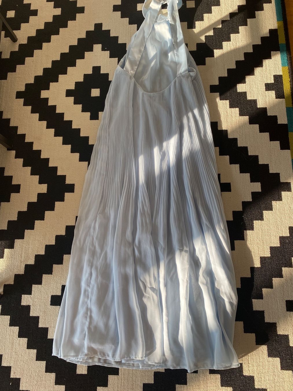 H&M Vestiti: Hellblaues Midi Abendkleid, Grösse 34 – Usato da Neuenhof venduto da UrbanBags 2