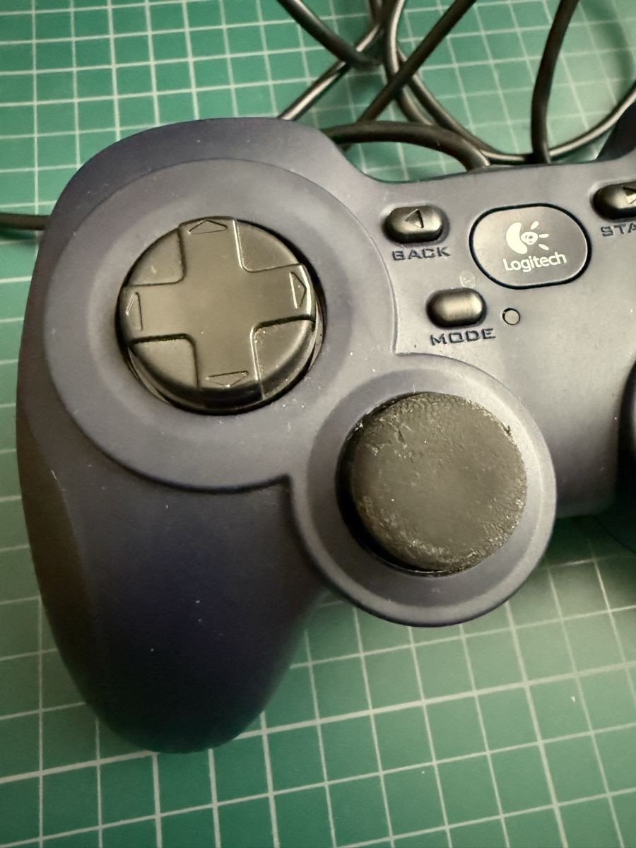 Logitech Controller: 2× Logitech F310 Gamepad – PC Controller – Gebraucht aus Dottikon von bend 3