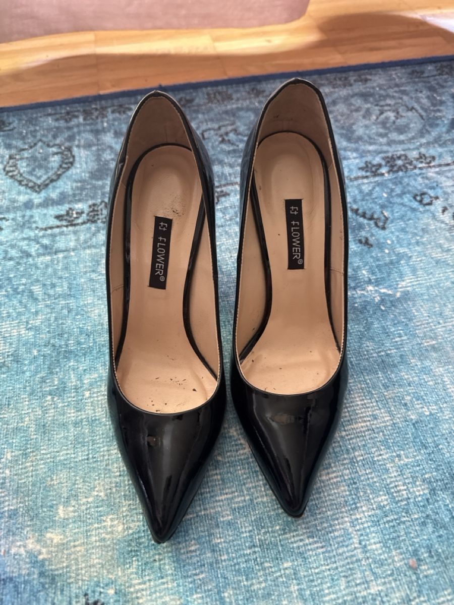 Scarpe da donna: Pumps black patent leather size 37 used condition – Usato da Zürich venduto da wil_2sm9