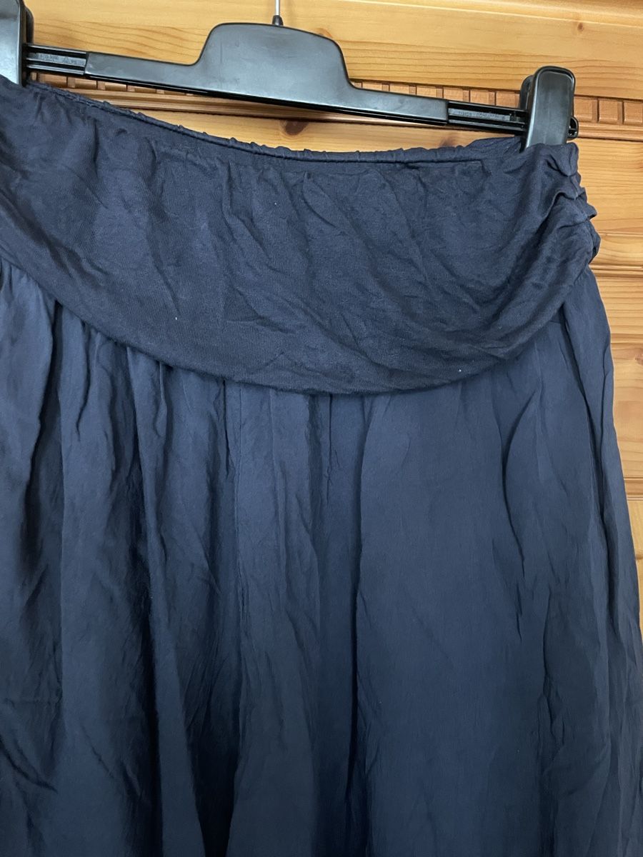 Pantaloni: Haremshose, Sommerhose, lässig, Gr. M, Dunkelblau. – Usato da Buchs AG venduto da fischli610 3