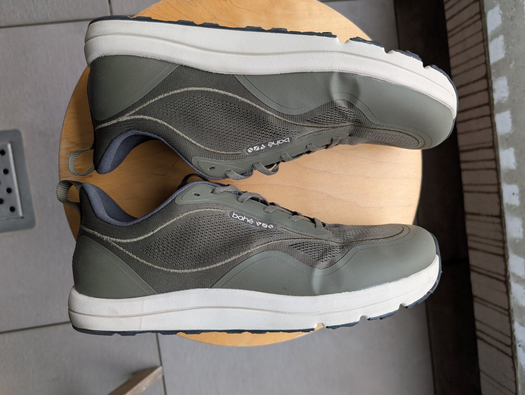 Scarpe da uomo: Bahé Revive Endurance 44.5 – Usato da Nyon venduto da nik_7qlq 2