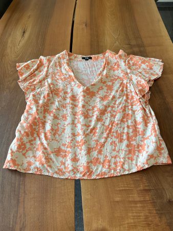 Sommerliches C&A Shirt mit Blumenmuster, Grösse M