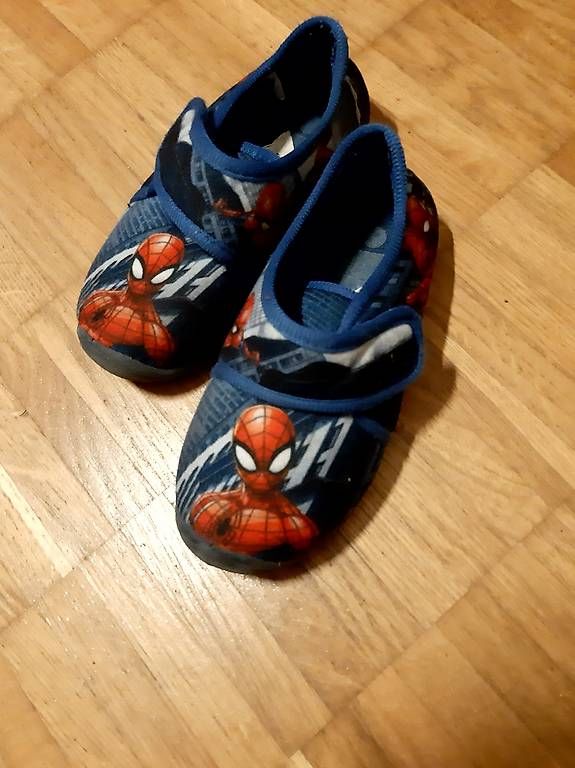 Scarpe per ragazzi: Hausschuhe Gr.28 – Usato da Langendorf venduto da KarinZum