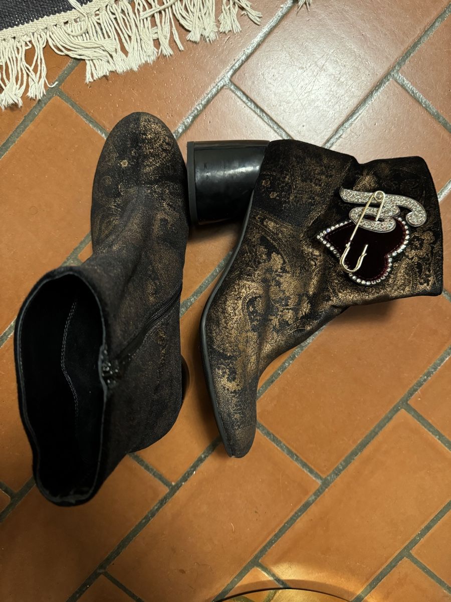 Högl Scarpe da donna: Högl stiefeletten Gr.41 (7) – Nuovo (secondo la descrizione) da Zürich venduto da yas_7vdk