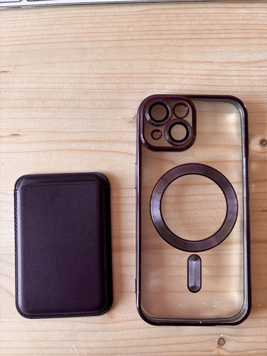 Apple Cover & Protezioni schermo: iPhone 15 Hülle und Kartenhalter fast wie neu – Usato da Flims Dorf venduto da fon_8p6n