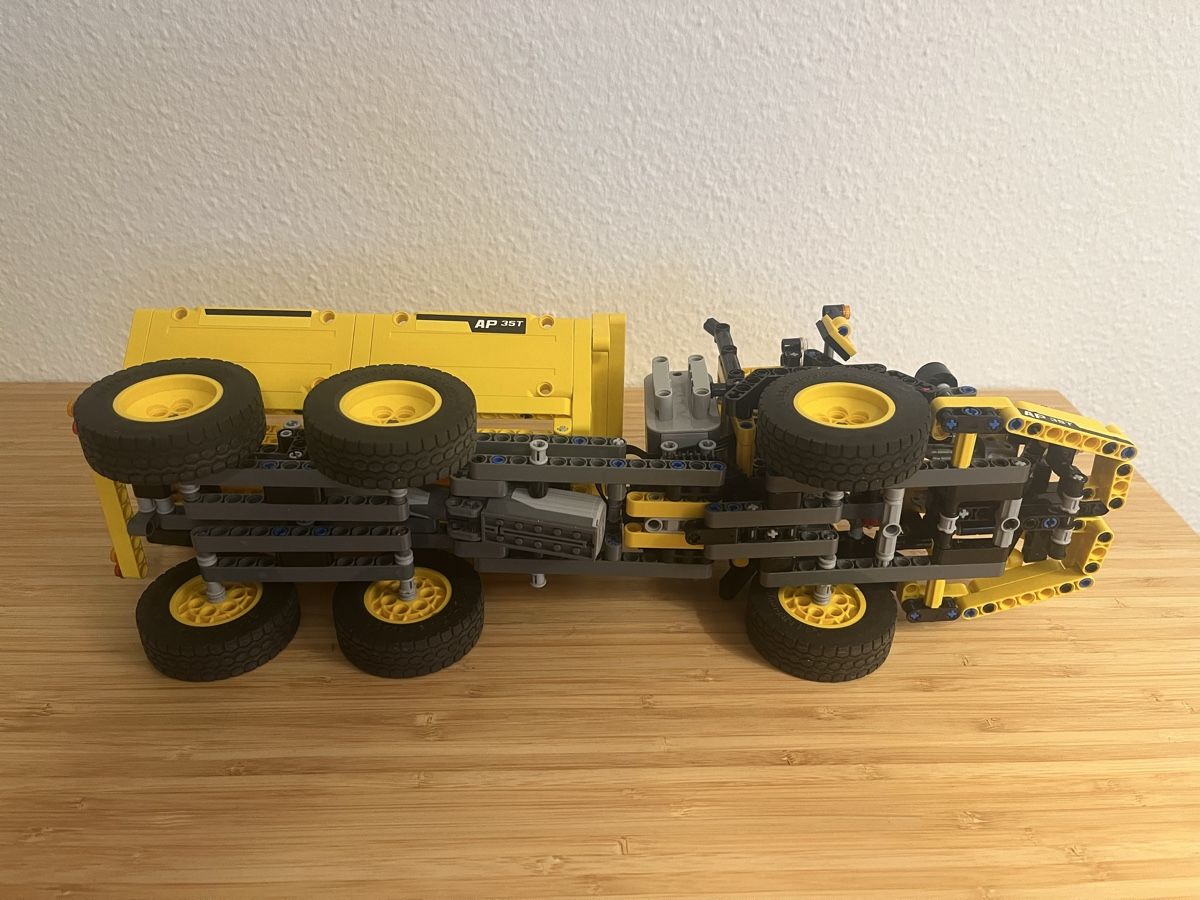 Lego Kit di costruzioni: LEGO Technic Hauler 8264 – Usato da Basel venduto da Palchyk 3