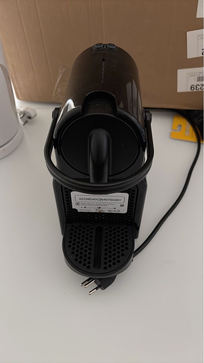 Kaffeemaschinen & Espressomaschinen: Nespresso Essenza Mini coffee machine black – Gebraucht aus Baden von David_Baden