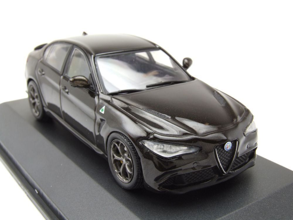 Alfa Romeo Modellini d'auto: Alfa Romeo Giulia Quadrifoglio – Nuovo e nell'imballaggio originale da Flawil venduto da Imperiosud 3