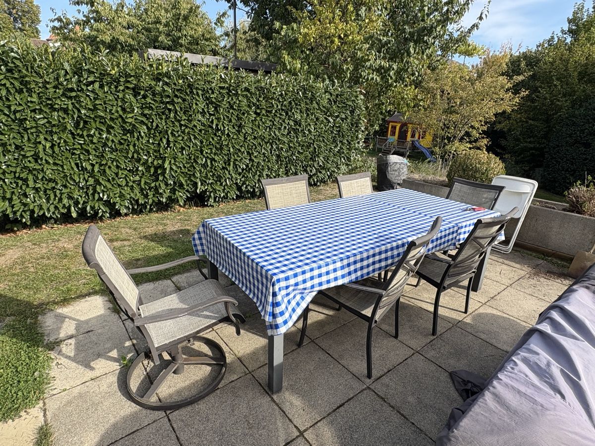 Tavoli: Outdoor Setting - 6 chairs & table  – Usato da Muri b. Bern venduto da ali_w2dj