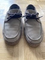 Bata EU 43 (US 10)