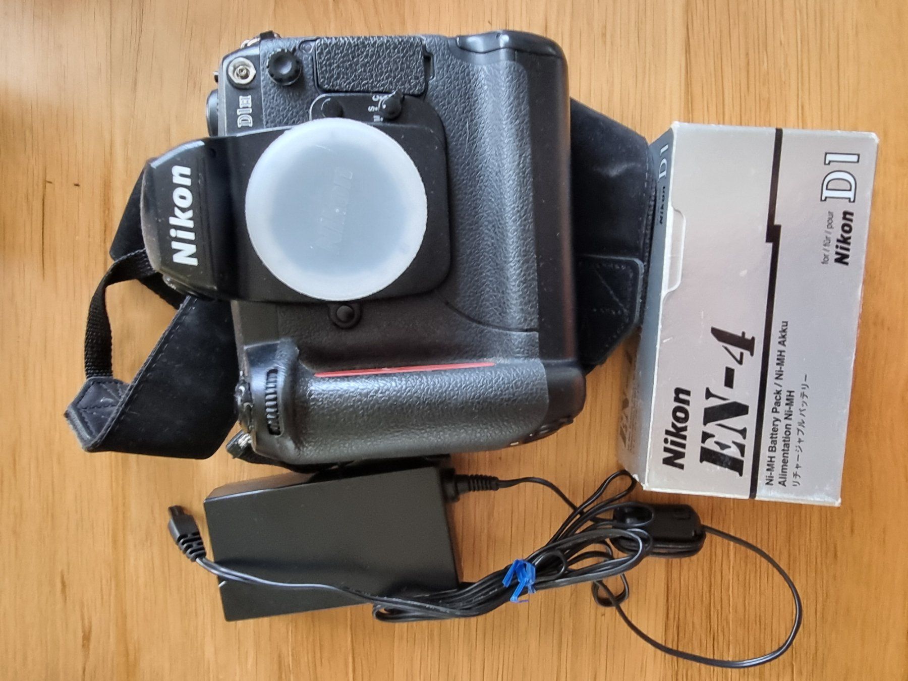 Nikon Fotocamera: NIkon D1 H – Usato da stans venduto da iselli1