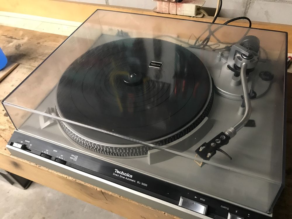 Sold at Auction: Technics SL-3200 Turntable As Is
