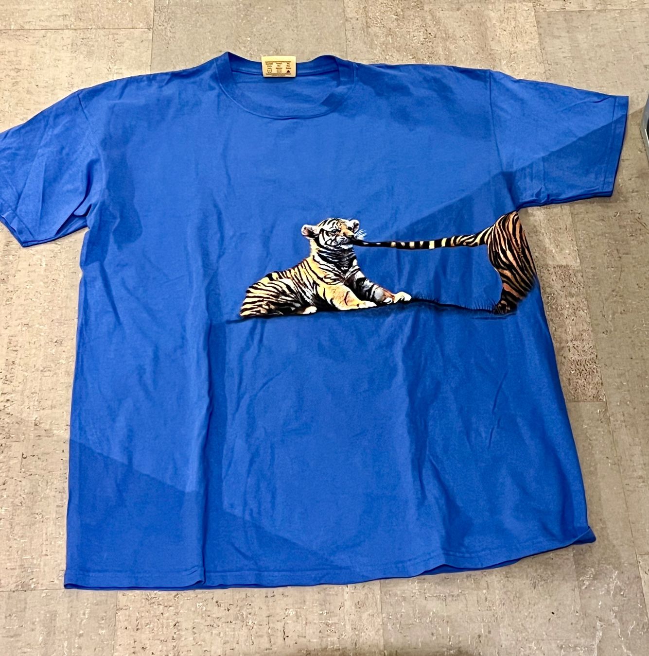 T-shirt: TShirt The Mountain Gr XXL – Usato da Basel venduto da Winniepuuh