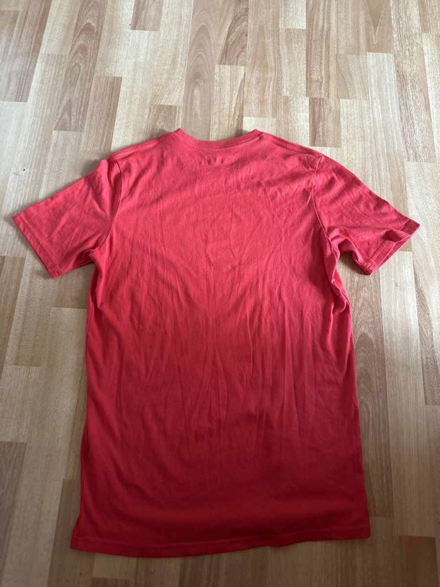 Under Armour T-shirt: Under Armour T-Shirt Rot Gr. S einf. Brustweite 49cm – Usato da St.Gallen venduto da maierm01 1