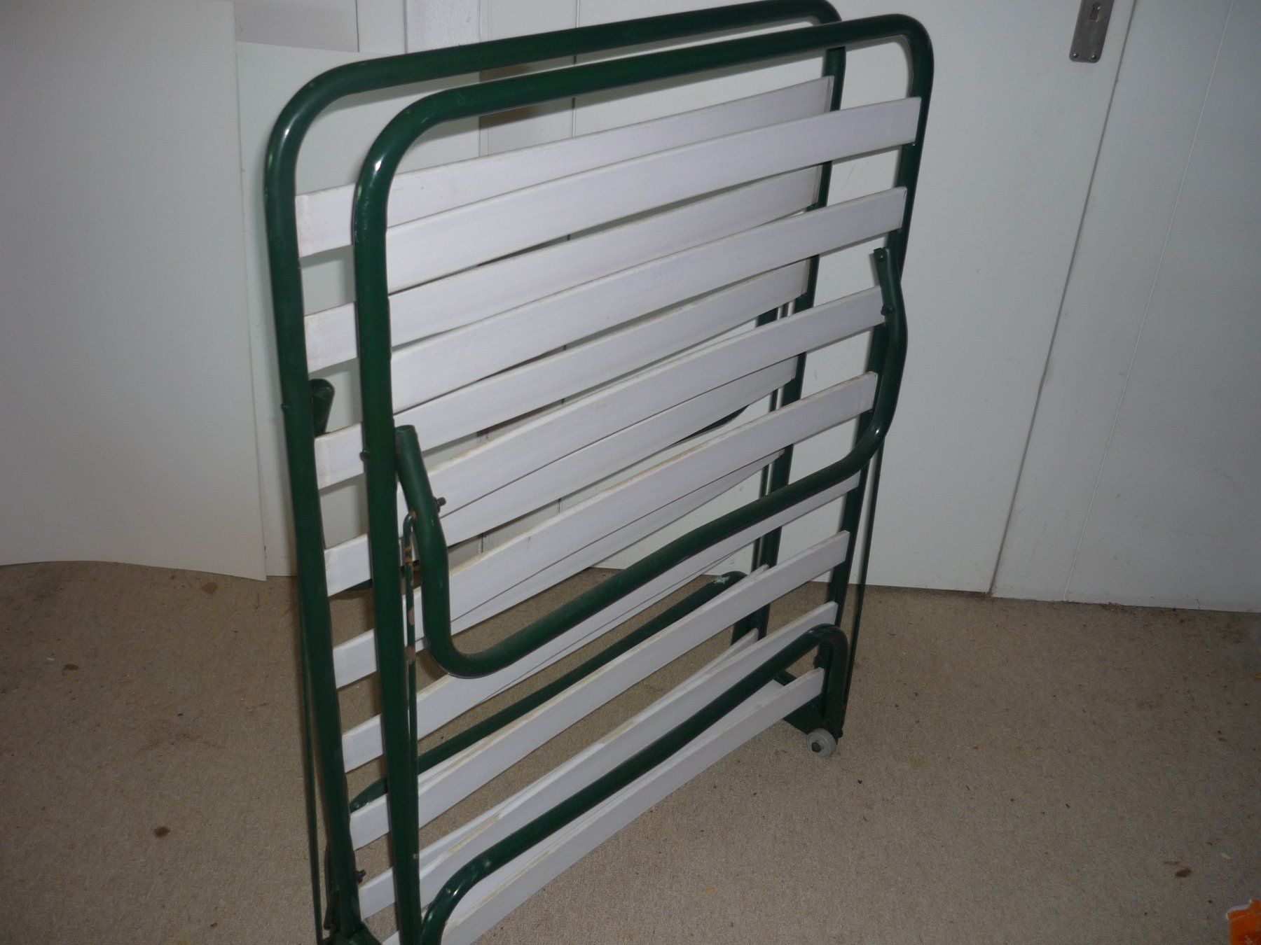 Letti: Schmales Klappbett 70 cm breit – Usato da Bremgarten b. Bern venduto da bbo_k8bz
