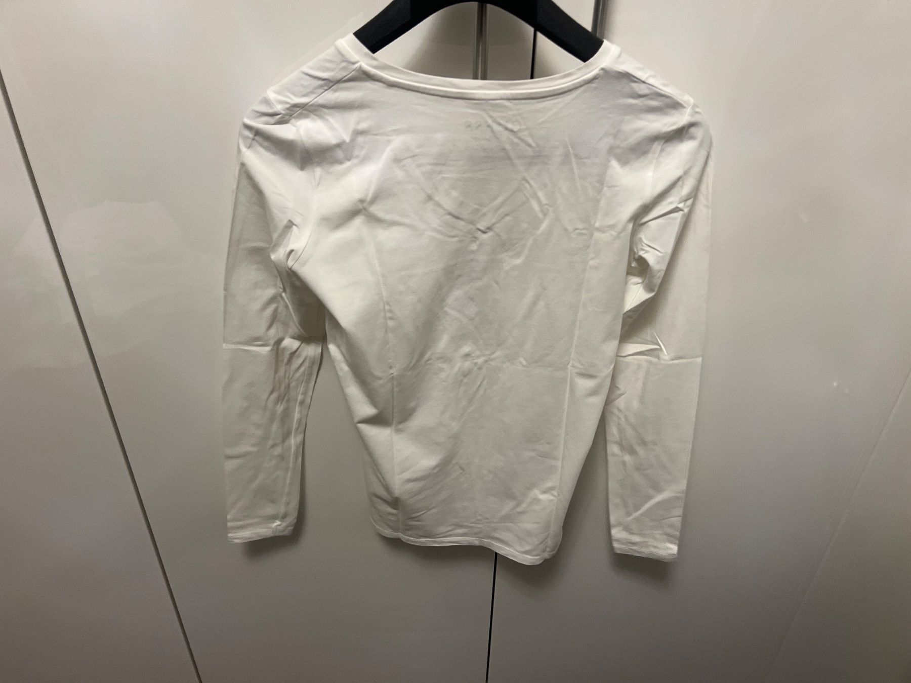 Guess T-shirt: Guess Langarm T Shirt L – Usato da Weiach venduto da LemonJuice1995 2