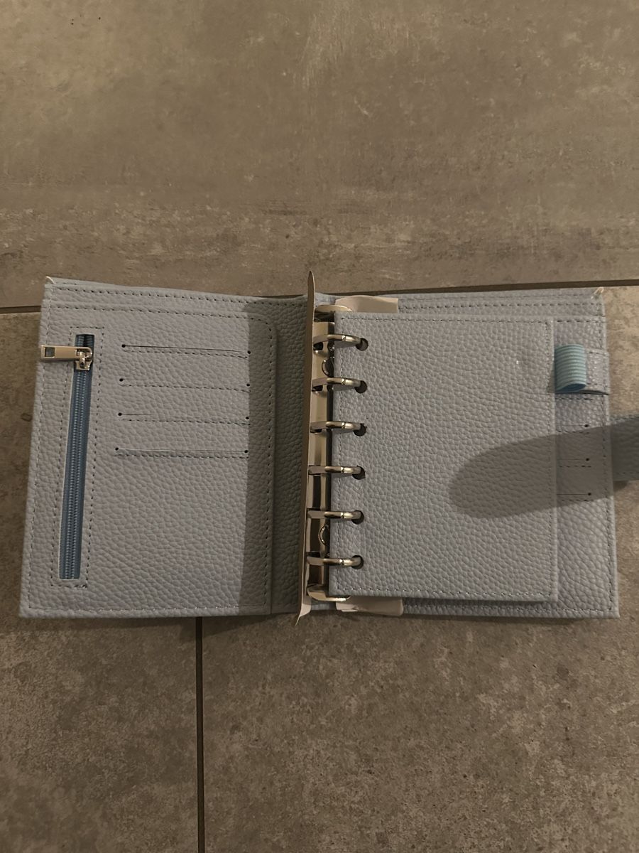 Portemonnaie: DE LUXE BINDER RINGBUCH A7 Neu Baby blau – Neu und originalverpackt aus Aadorf von mel_5b9w 1