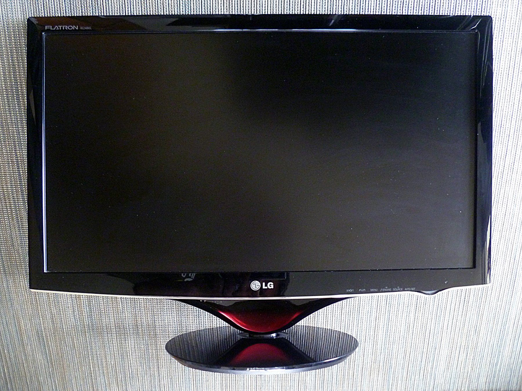 LG Monitore: LED Bildschirm LG W2486L 24" – Gebraucht aus Aarau von Rdodger