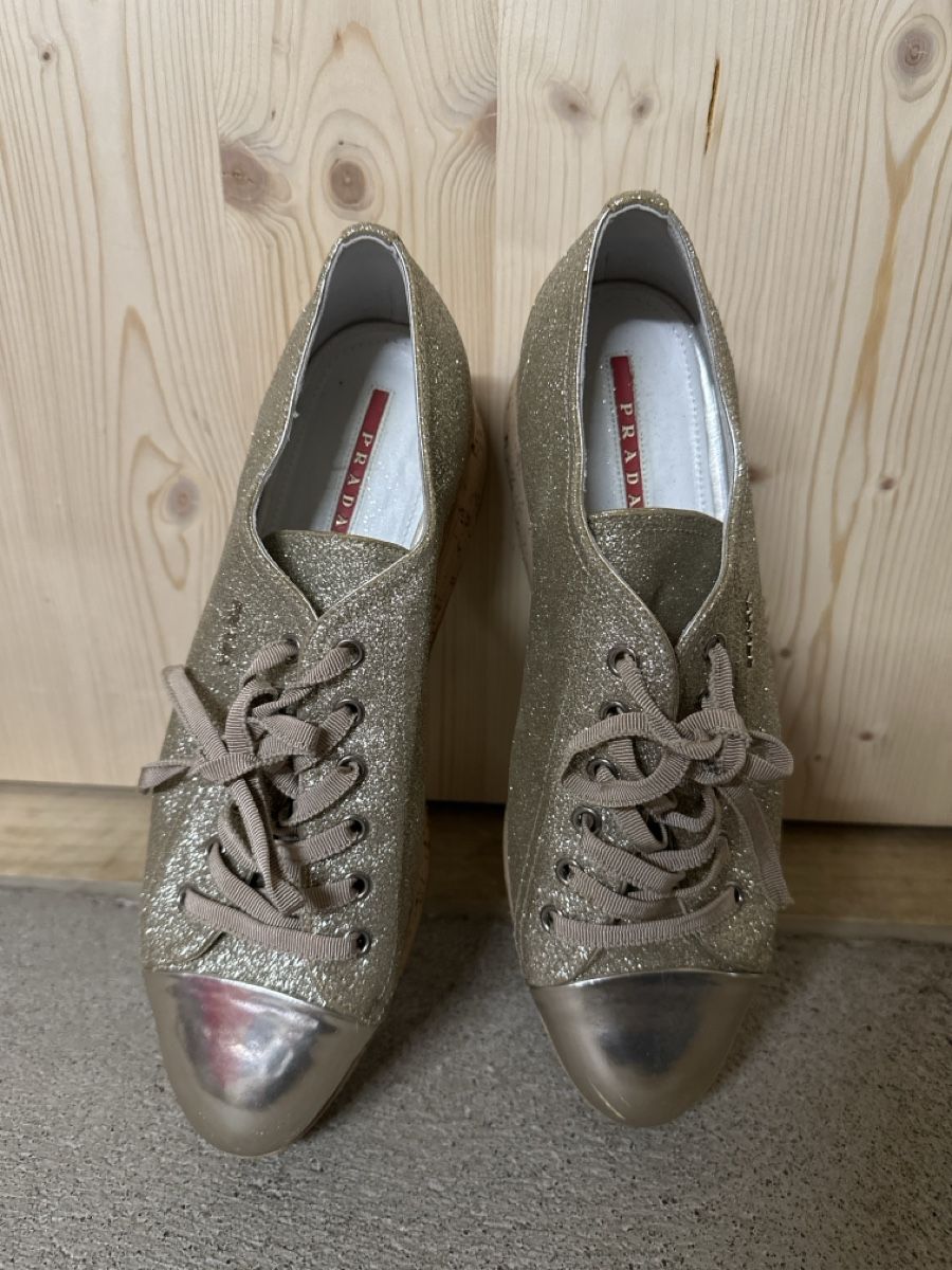 Prada Damenschuhe: Prada Sneaker Gr. 41Gold Glitzer Top Zustand – Neu (gemäss Beschreibung) aus Hausen AG von Nah5yj