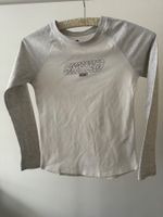 Langarmiges T-Shirt Gr 122-128 (8)