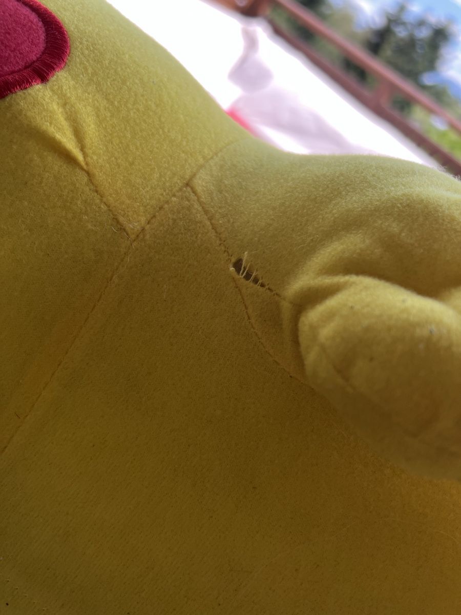 Pokémon Figuren: Pokemon Pikachu Plüschtier gross ca. 60cm – Gebraucht aus Winikon von Pling 1