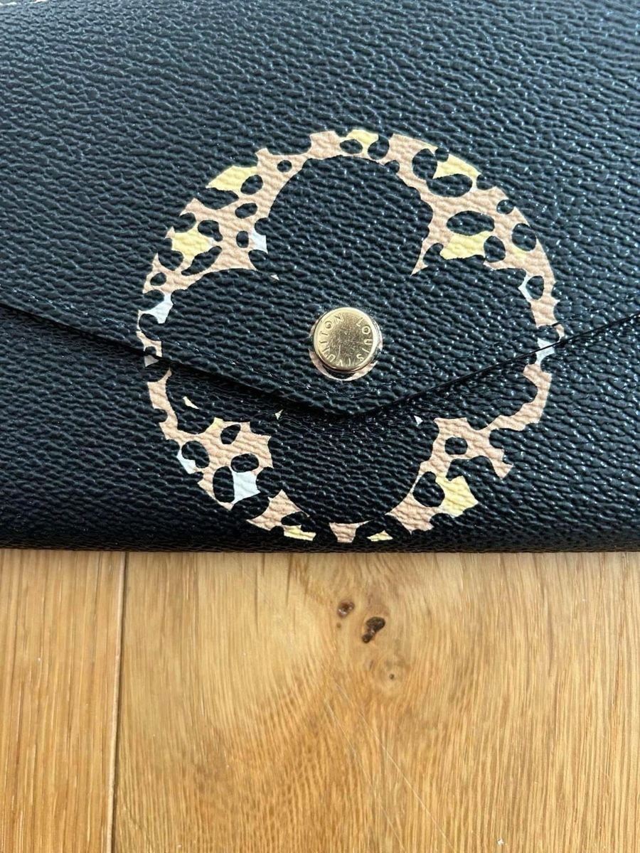Louis Vuitton Portemonnaie: Louis Vuitton Sarah Jungle – Gebraucht aus Oberwil BL von Yara015 2