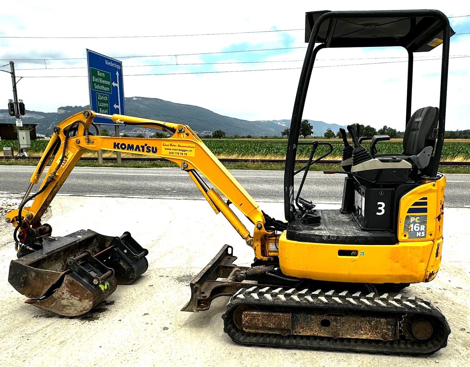 Komatsu Escavatori: Minibagger Komatsu PC16R-3HS Nr. 003 – Usato da Niederbipp venduto da baggerch