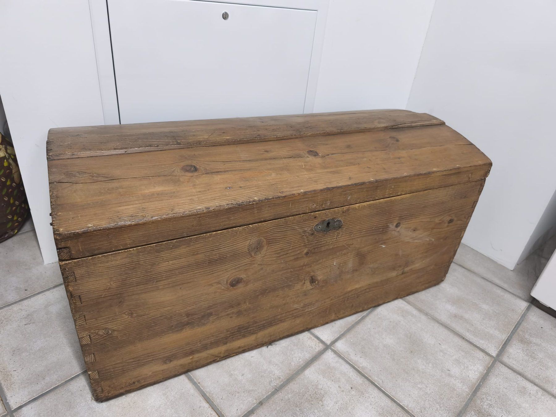 Cassapanche: Antike Holztruhe – Usato da Tüscherz-Alfermée venduto da and_xv88