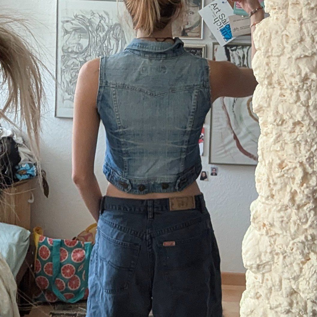 Gilets & Westen: ärmellöse Jeansweste – Gebraucht aus Morgarten von rra_jvw7 1