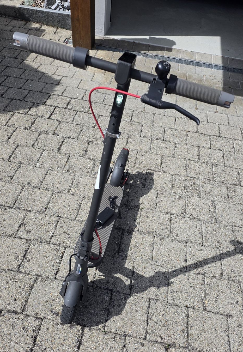 Xiaomi Kickboard: Xiaomi E-Scooter mit Licht, Blinker und Ladegerät – Gebraucht aus Merenschwand von Tfsim007 1