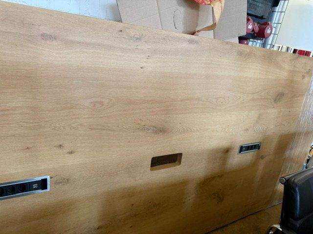 Tavoli: Massiver Holztisch 320x130cm – Usato da Häggenschwil venduto da Alkuko