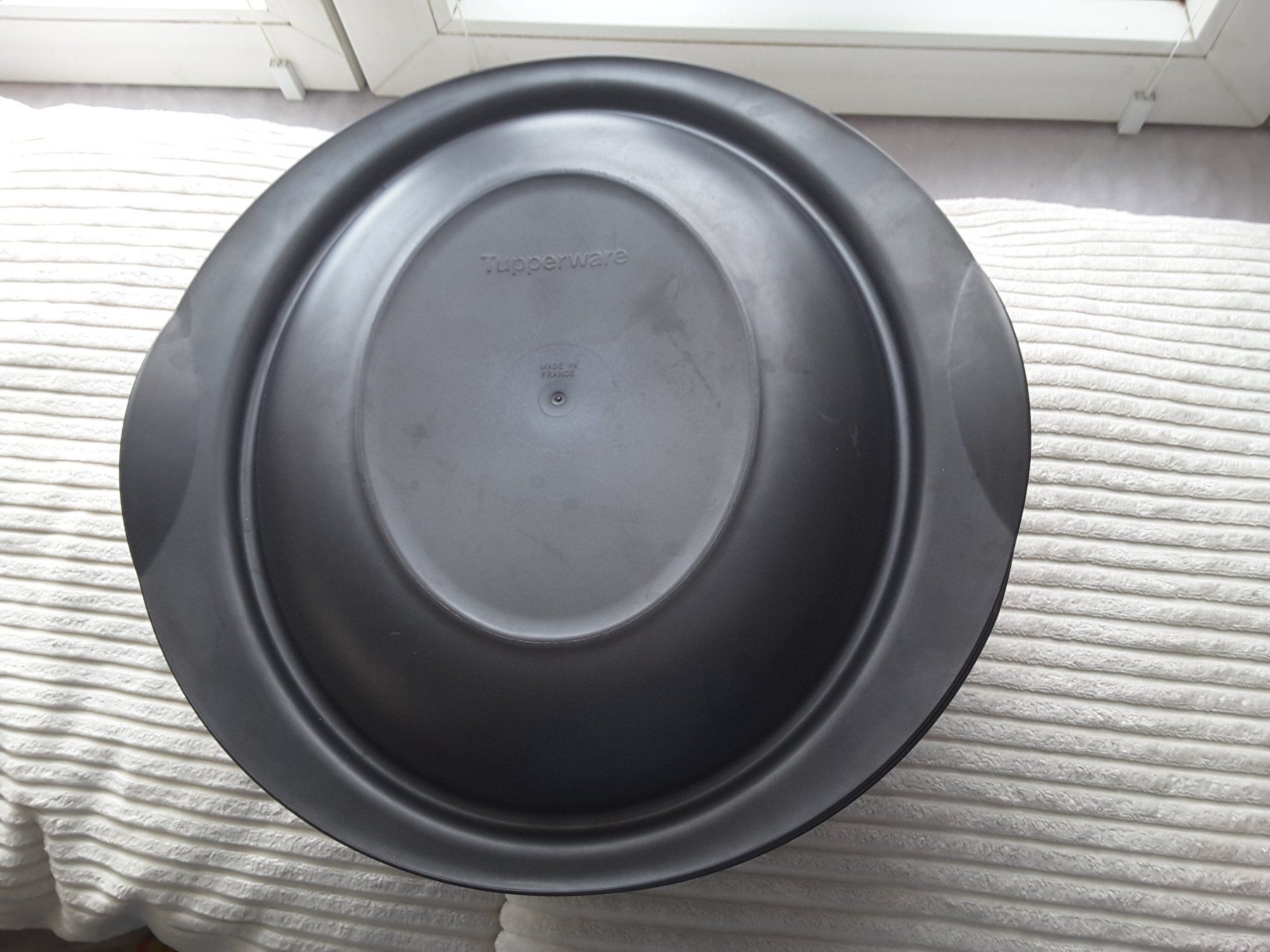 Tupperware Contenitori & Simili: Tupperware  Ultra pro  Schüssel, 5 Liter, Schwarz, – Usato da Boppelsen venduto da tigimohrli