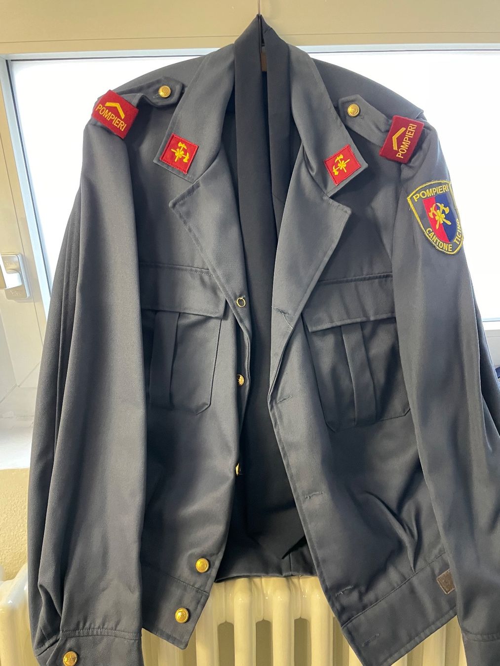 Uniformes: TI pompieri – D'occasion à Morbio Inferiore par Ecod