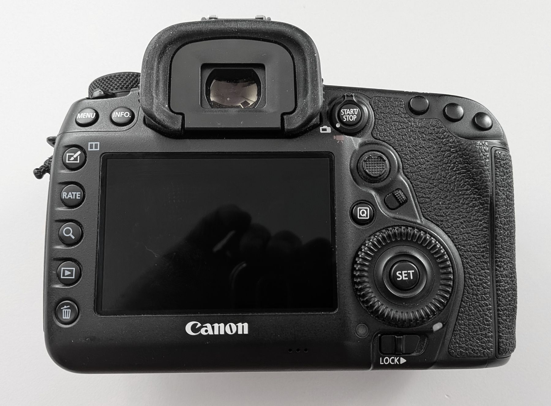 Canon Fotocamera: Canon 5D Mark IV mit Zubehör – Usato da Hinwil venduto da Adriananders 1