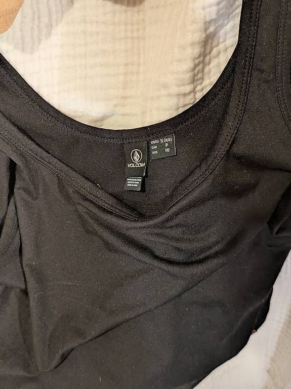 Tops: 5 Trägershirts – D'occasion à Schwyz par Magdalena86 1