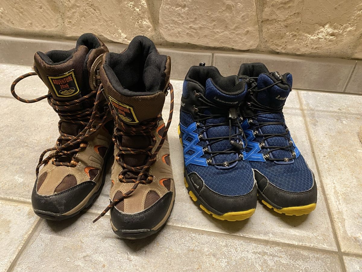 Lotti & Set di vestiti: Hiking Boots & Outdoor Clothes Bundle for Age 7-8 Years – Usato da Maur venduto da sze_rcf7 4