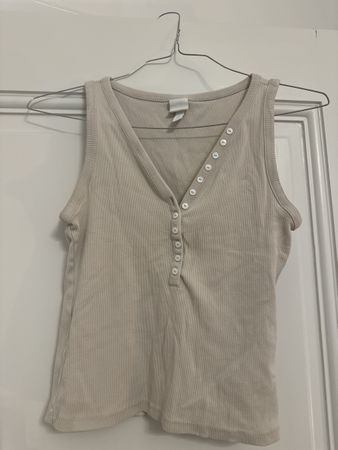 Sommertop beige Knöpfe gerippt Gr. S angenehm zu tragen
