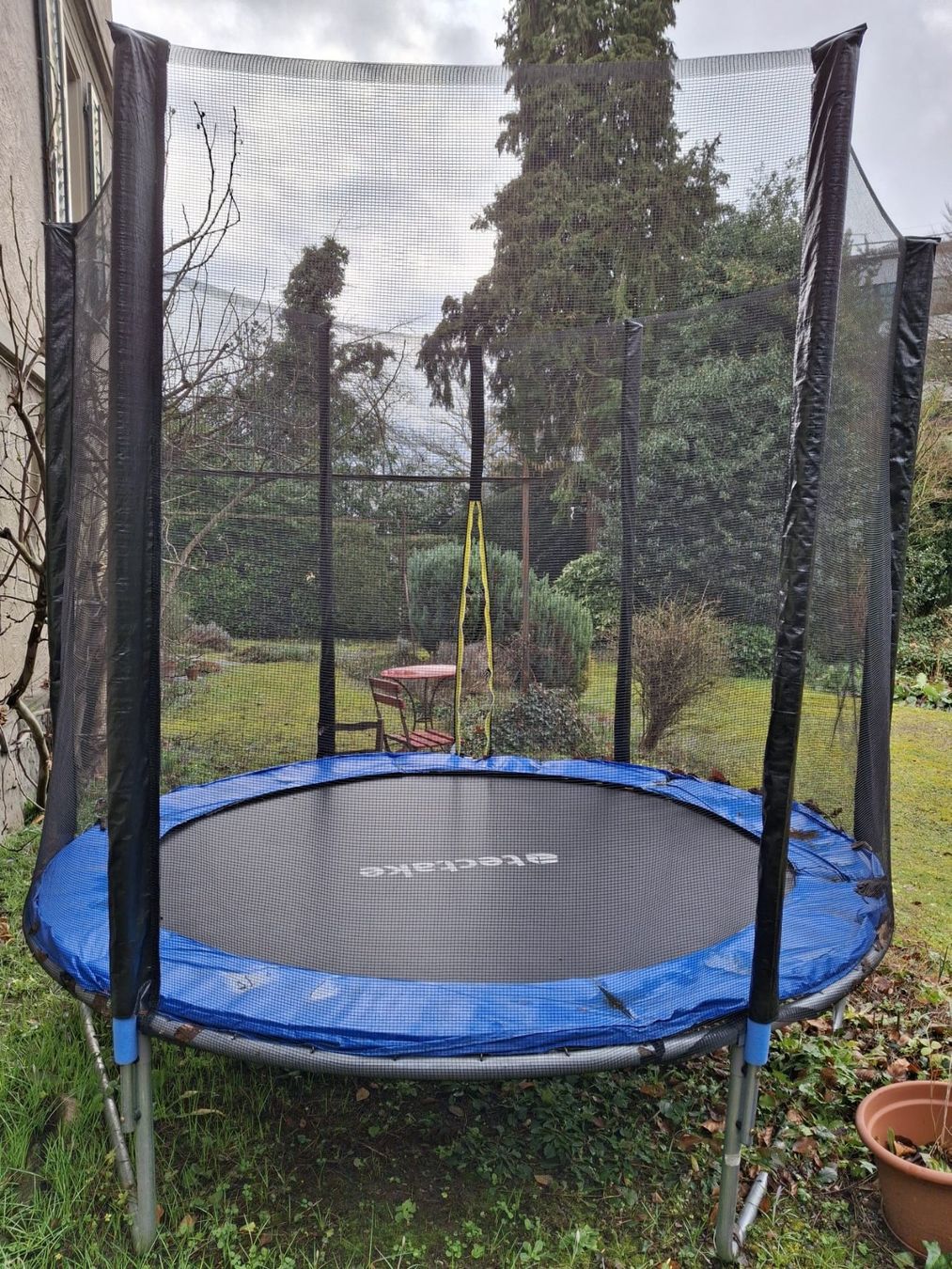 Trampolini: Gebrauchtes Trampolin von tectake Garfunky, Durchm.244cm – Usato da Zürich venduto da Jbuehler777 5