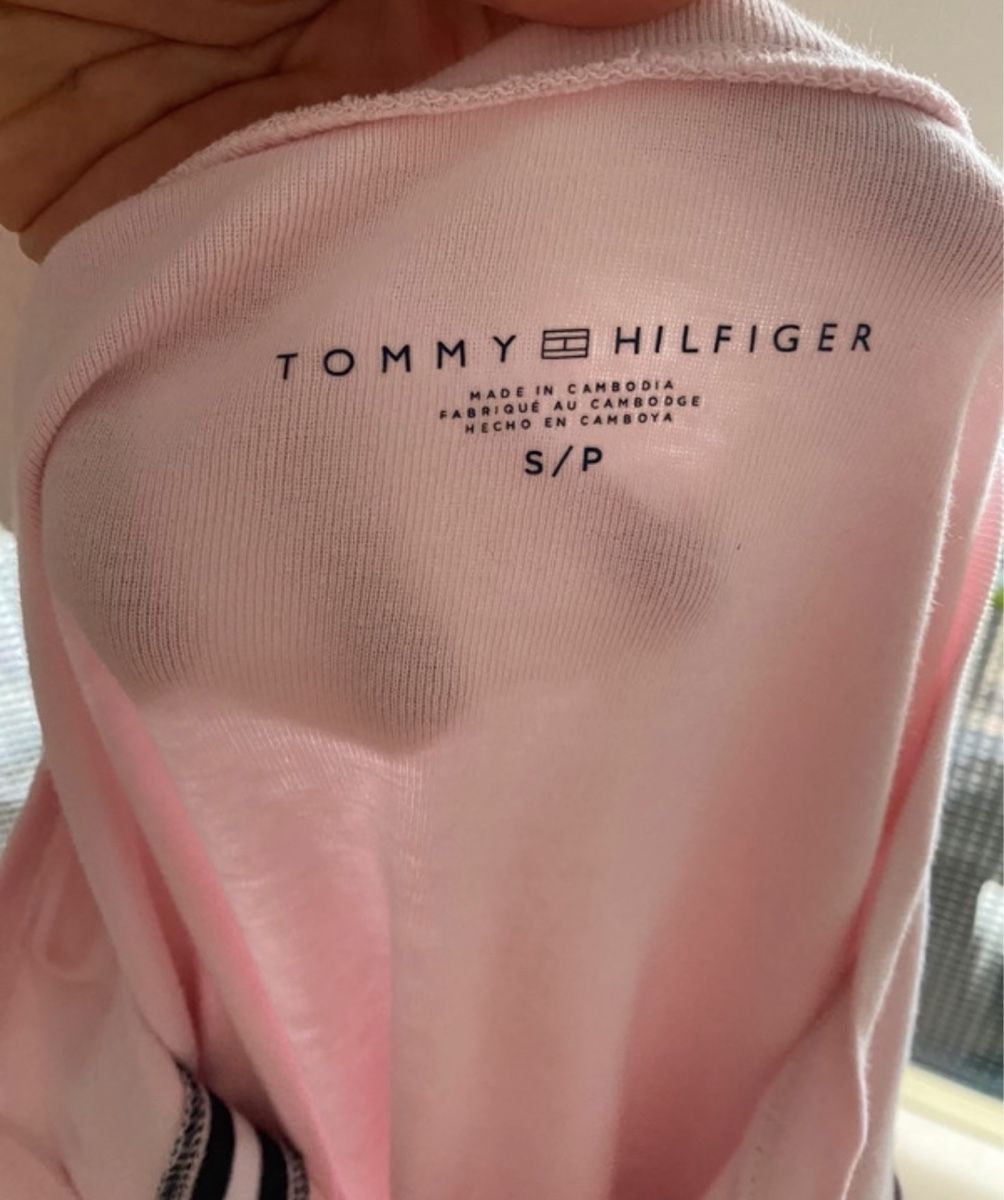 Tommy Hilfiger T-Shirts: Tommy Hilfiger T-Shirt – Neu (gemäss Beschreibung) aus Olten von bir_k96n 2