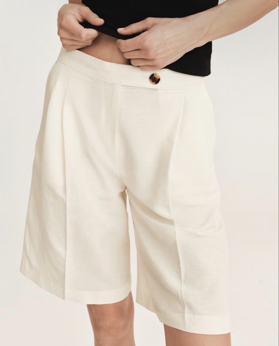 H&M Pantalons: Shorts H&M Leinengemisch 38 Creme – Neuf (Voir description) à Fehraltorf par Erdo81