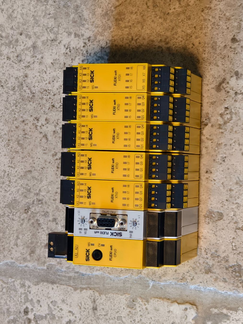 Componenti elettronici: Automate de sécurité Sick FX3-CPU avec cartes IO – Usato da Bournens venduto da Ph0en1x
