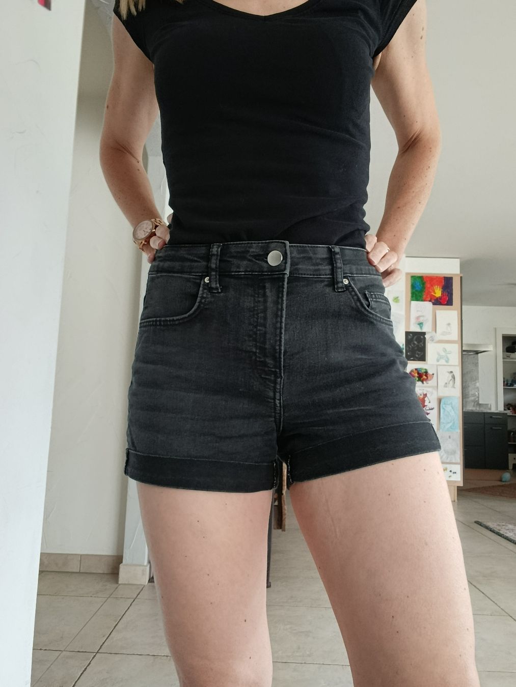 H&M Pantaloni: SHORT H&M GRIS FONCÉ 36 – Usato da Sierre venduto da shirley04