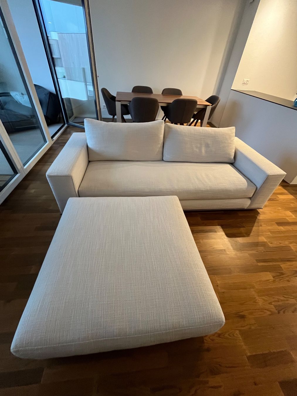 Minotti Sofas: Minotti Hamilton Sofa und Hocker – Neuf (Voir description) à Wabern par mel_tg52 4